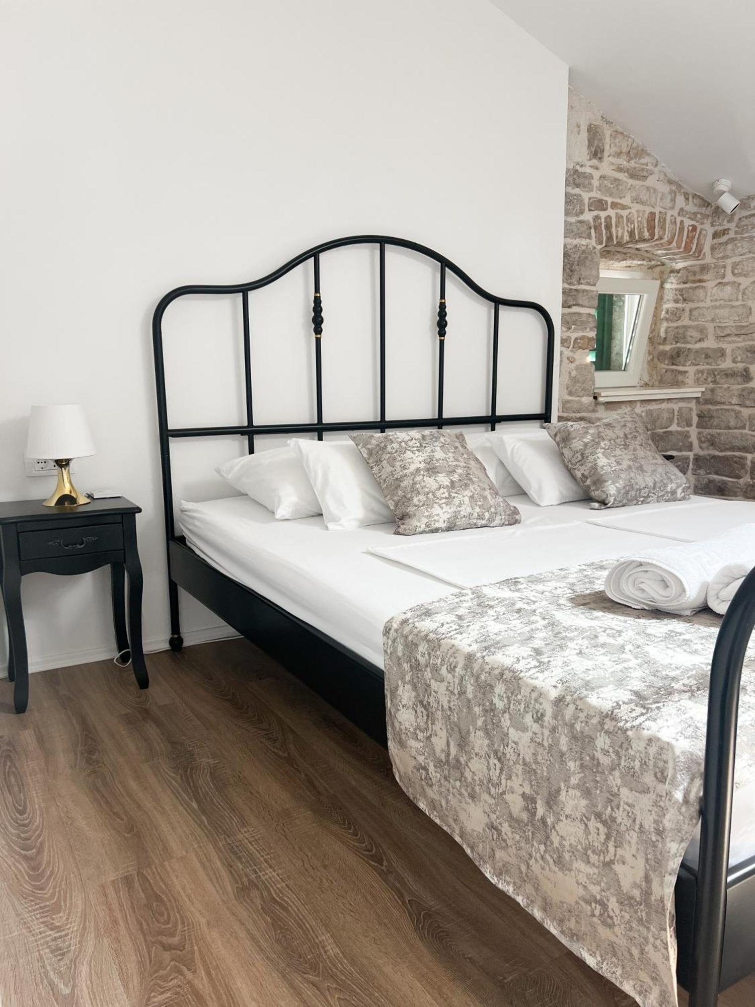 Centrum Luxury Rooms Šibenik Exterior foto